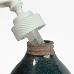 SOAP DISPENSER WITHOUT COLLAR