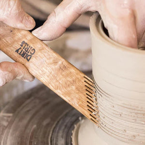 DIRTY GIRLS ANGLED COMB TOOL