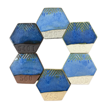 Load image into Gallery viewer, 10 KG CONE 6 TITANIC WAVE GLOSS GLAZE (DRY)

